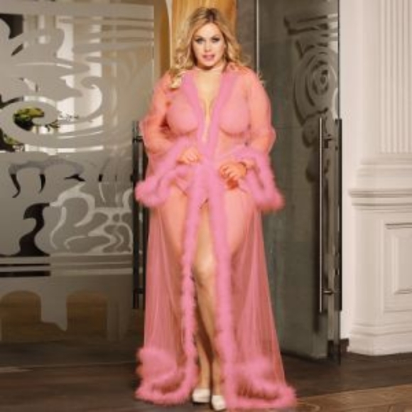 Elegant Fur Robe - Picture 2 of 3